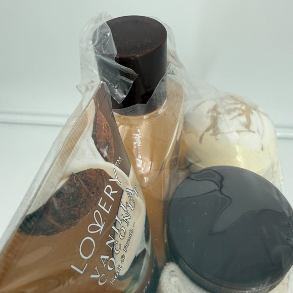 New 8 Piece Lovery Vanilla Coconut Deluxe Bath And Body Spa Set with Basket - Picture 11 of 11